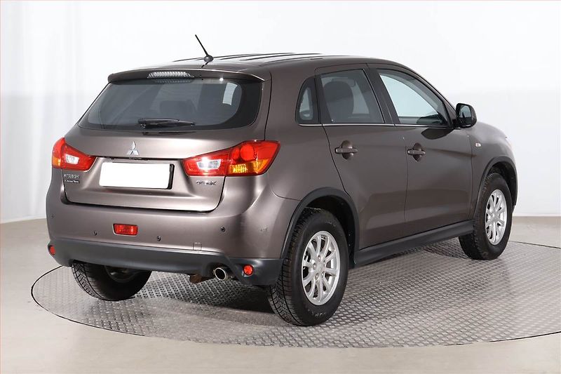 Mitsubishi ASX (2015) 1.6 MIVEC, Serv.kniha, Navi - fotka 5 z 20