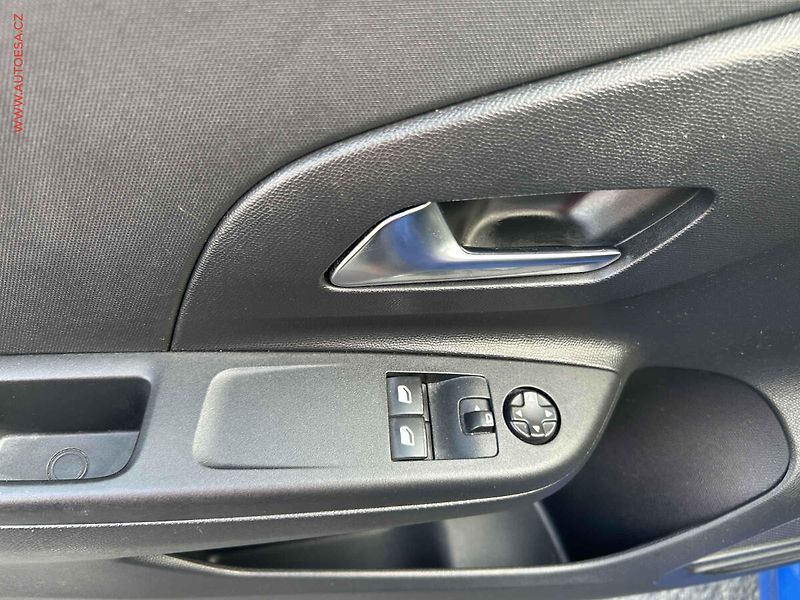 Opel Corsa (2021) 1.2i, ČR, AC, temp. - fotka 11 z 17