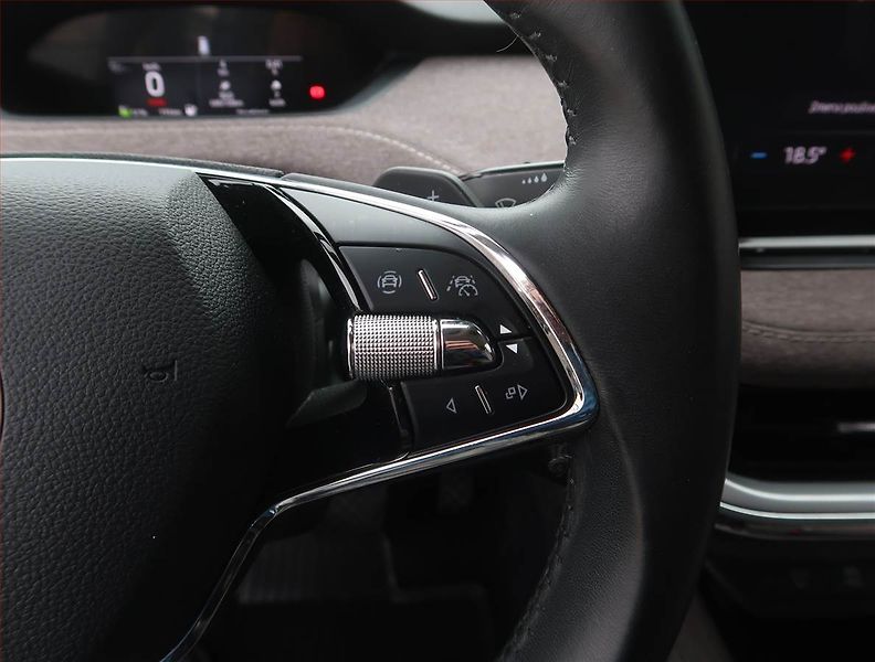Škoda Enyaq (2021) Suite iV 60 (62 kWh), SoH 91% - fotka 17 z 23