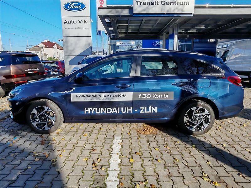 Hyundai i30 1,5 i  GO Czech! - fotka 2 z 10