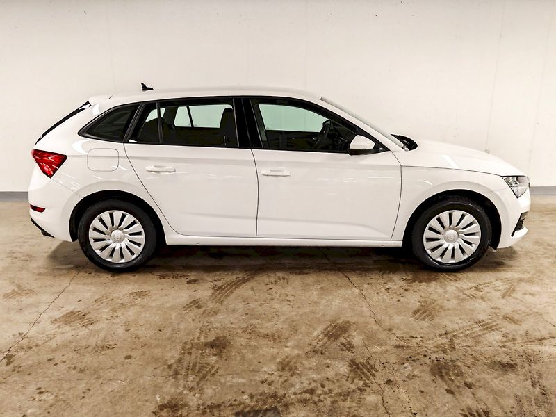 Škoda Scala (2023) 1.5 TSI 110 kW Ambition - fotka 20 z 23