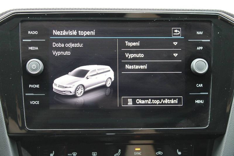 Volkswagen Passat (2022) 2.0 TDI DSG 147kW WEBASTO - fotka 32 z 35