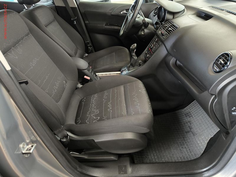 Opel Meriva (2010) 1.7 CDTi, AC, výhřev sed - fotka 12 z 17