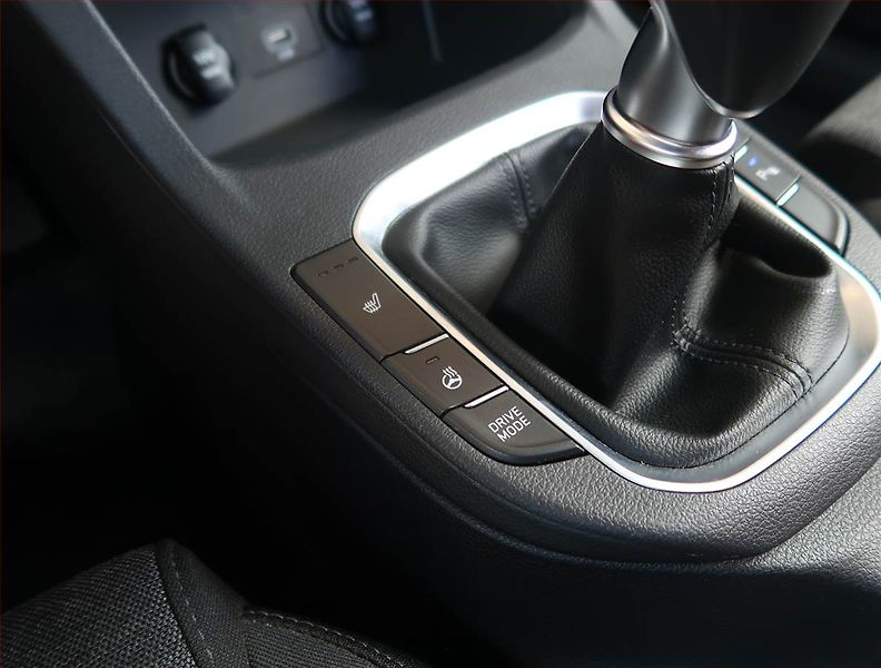 Hyundai i30 (2022) 1.5 T-GDI MHEV, Serv.kniha - fotka 17 z 19