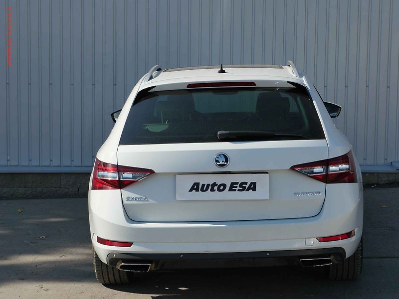 Škoda Superb (2015) 2.0 TSi 4x4, 2.maj,ČR, L&K - fotka 5 z 35