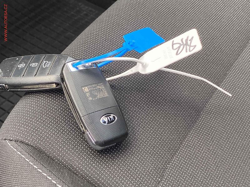 Kia Rio (2018) 1.4CVVT, 1.maj,ČR, Exclusive - fotka 16 z 17