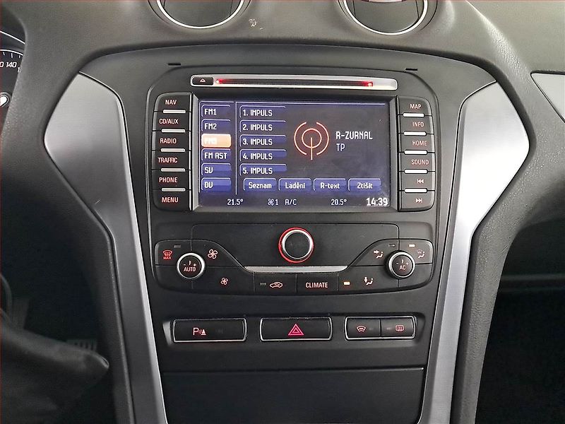 Ford Mondeo (2014) 2.0 TDCi, Xenony, Tempomat - fotka 12 z 19