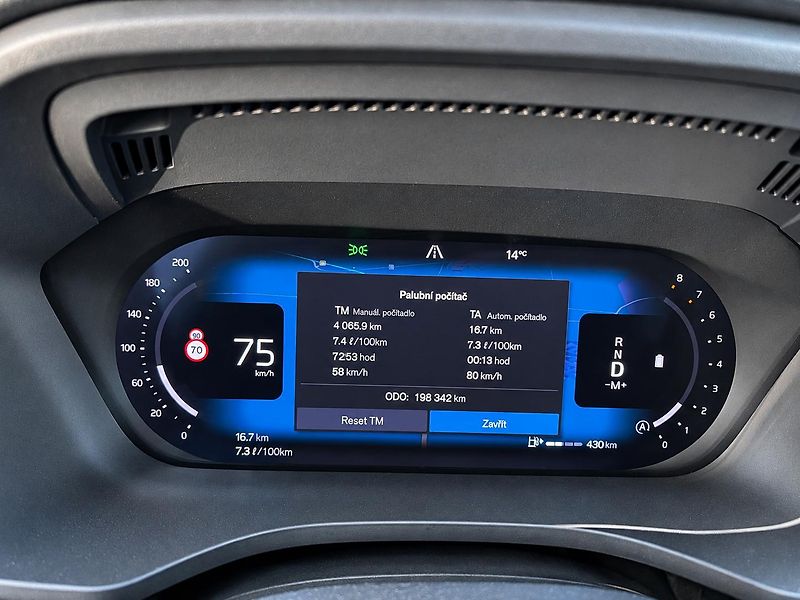 Volvo XC60 (2021) Mild-hybrid 220kW - fotka 3 z 30