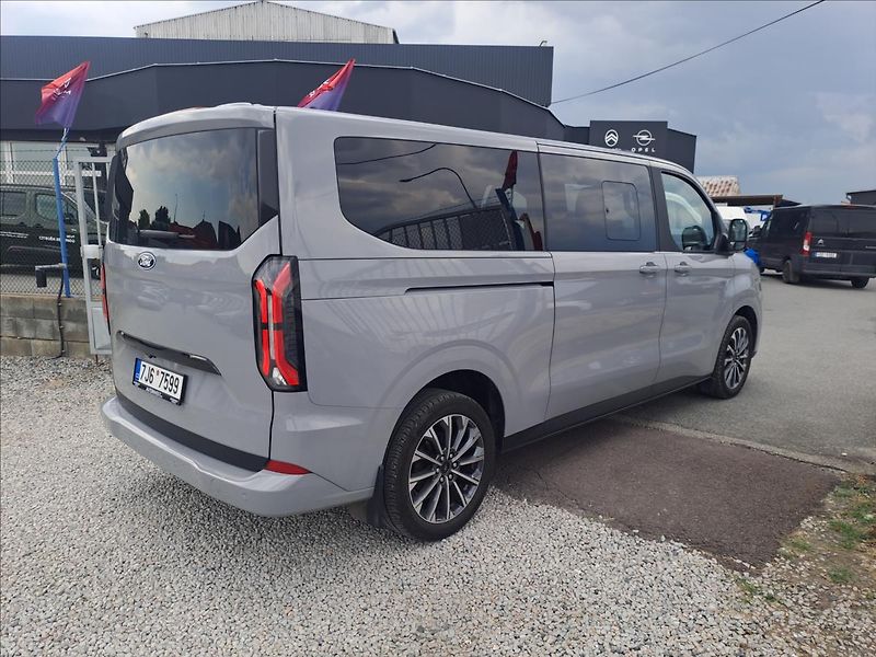 Ford Tourneo Custom 2,0 EcoBlueTitanium X L2 AWD - fotka 4 z 29