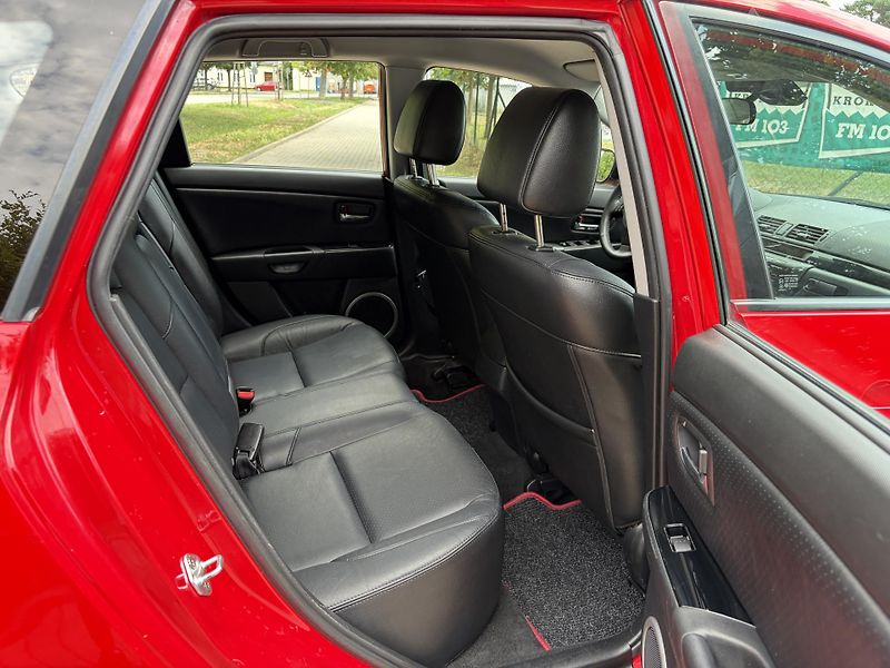 Mazda 3 1.6 Sport - fotka 21 z 27