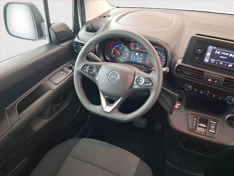 Opel Combo (2022) Electric 50kWh, SoH 100% - fotka 7 z 19
