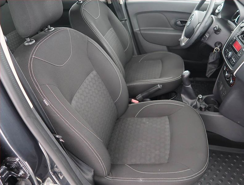 Dacia Logan (2016) 1.2 16V, ČR,1.maj, Serv.kniha - fotka 9 z 13