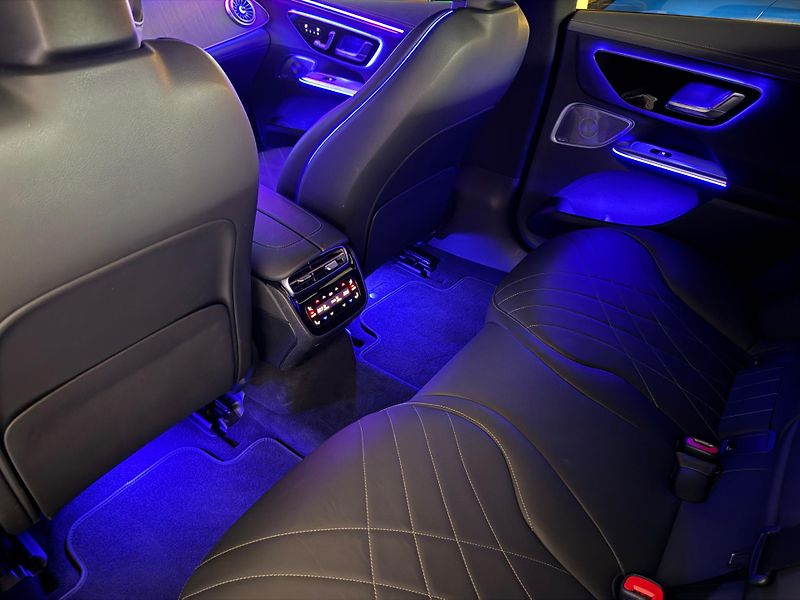 Mercedes-Benz EQE (2022) 350+ ART kůže top stav - fotka 19 z 21