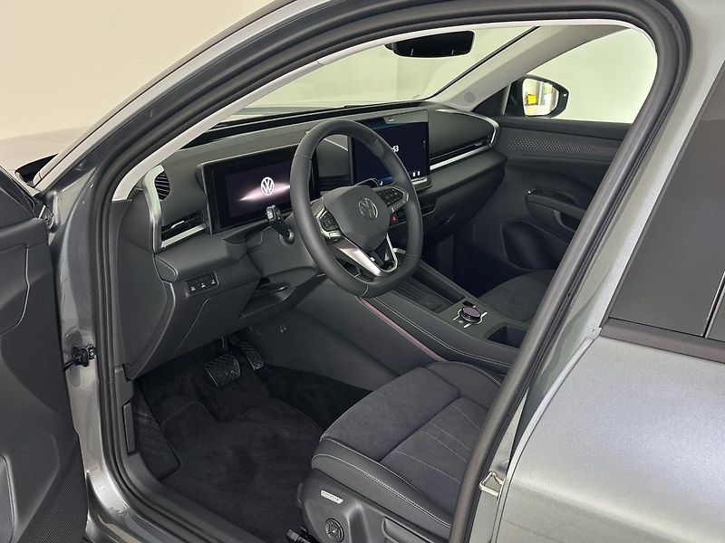 Volkswagen T-Roc (2026) SUV - fotka 6 z 28