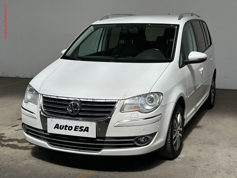 Volkswagen Touran (2010) 1.4 TSi, Highline - fotka 3 z 16