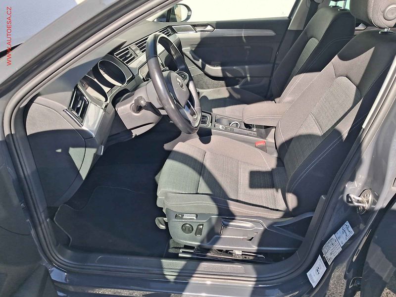 Volkswagen Passat (2020) 1.5 TSi, Business, LED, TZ - fotka 9 z 18