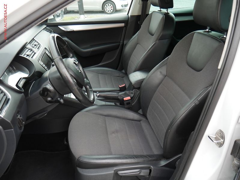 Škoda Octavia (2014) 2.0TDi, Elegance, DSG, bixen - fotka 9 z 17