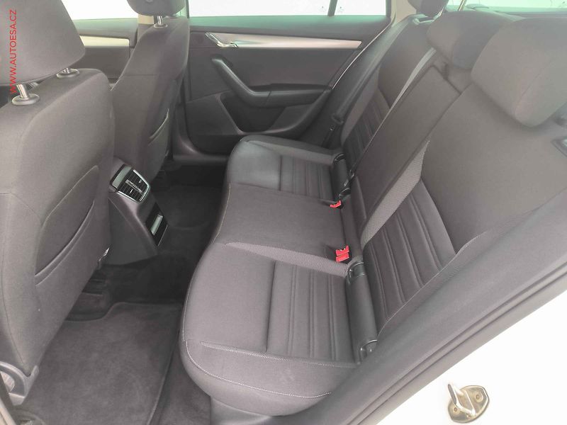 Škoda Octavia (2019) 1.6 TDi, Ambition, DSG - fotka 10 z 23