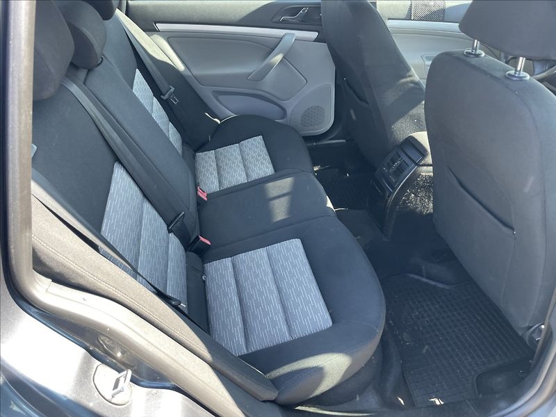 Škoda Octavia 2,0 TDi 103kw CFH Euro5 - fotka 11 z 32