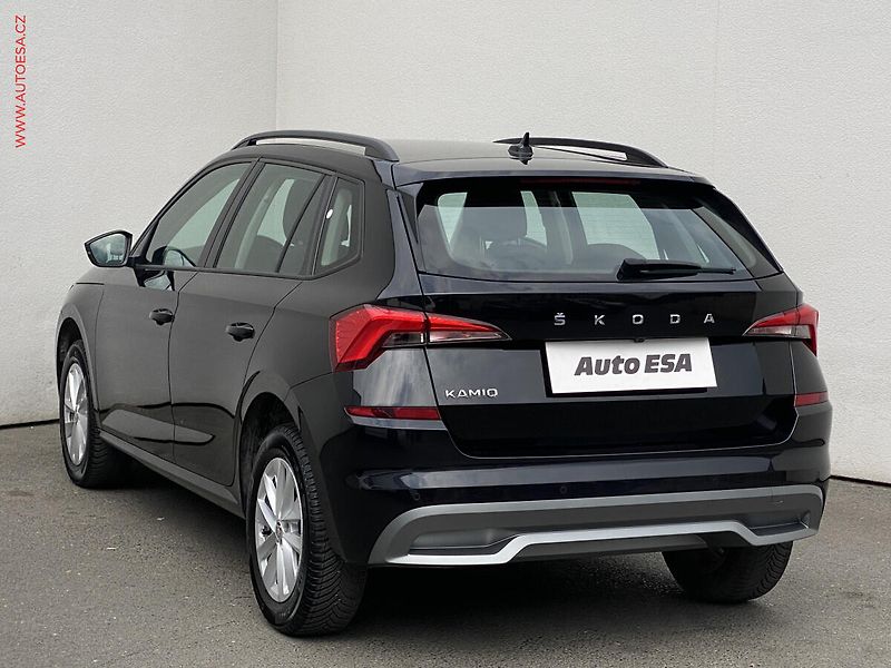 Škoda Kamiq (2023) 1.0 TSi, Ambition, DSG - fotka 6 z 18