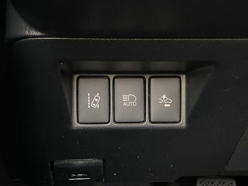 Toyota Yaris 1.5i, ČR-1m, Selection, manual - fotka 14 z 15