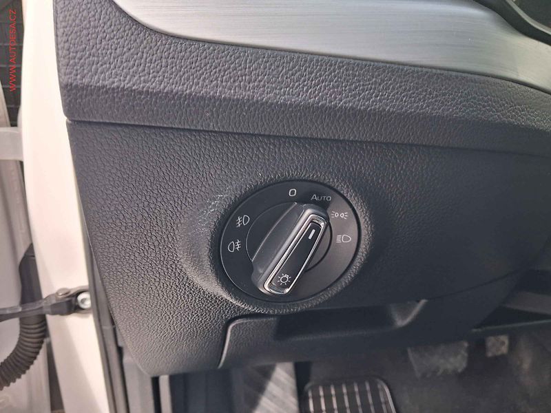 Škoda Superb (2018) 2.0 TDI, ČR, DSG, bixen - fotka 15 z 17