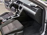 Volkswagen Passat 2.0TDi DSG *SERV.KN.FAKTURY*   - náhled 28