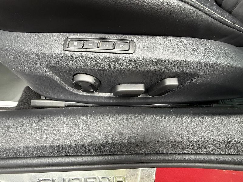 Škoda Superb (2022) 2.0TDi 110kW STYLE DSG TAŽNÉ  - fotka 9 z 21