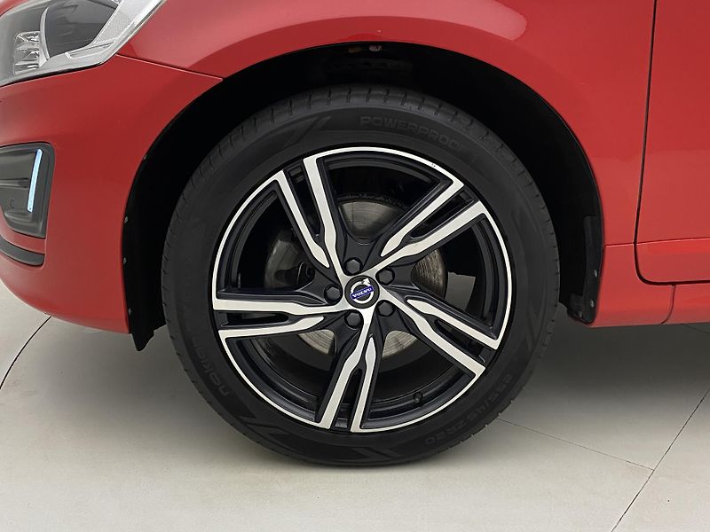 Volvo XC60 D3 R-DESIGN - fotka 35 z 45