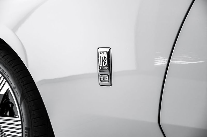 Rolls-Royce Spectre - fotka 12 z 28