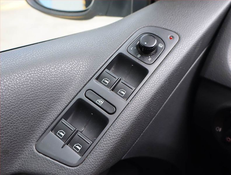 Volkswagen Tiguan (2008) 2.0 TDI, 4X4, nová STK, Tažné - fotka 17 z 18