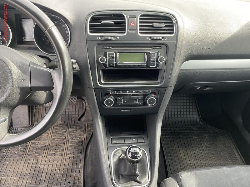 Volkswagen Golf (2010) 1.4TSi, AC, výhřev sed. - fotka 14 z 20