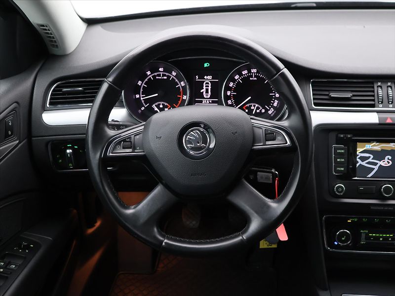 Škoda Superb 1,4 TSI 92kW Ambition CZ DPH - fotka 19 z 32
