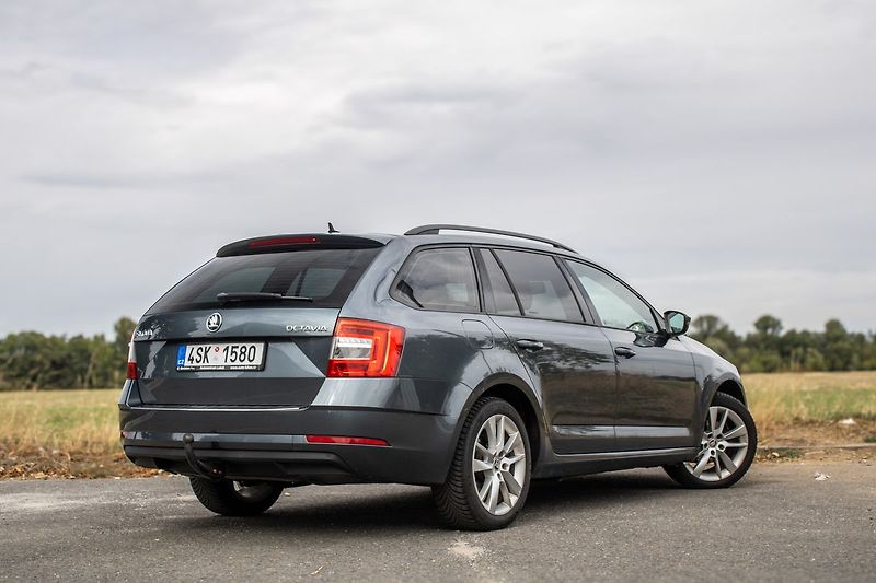Škoda Octavia - fotka 5 z 21