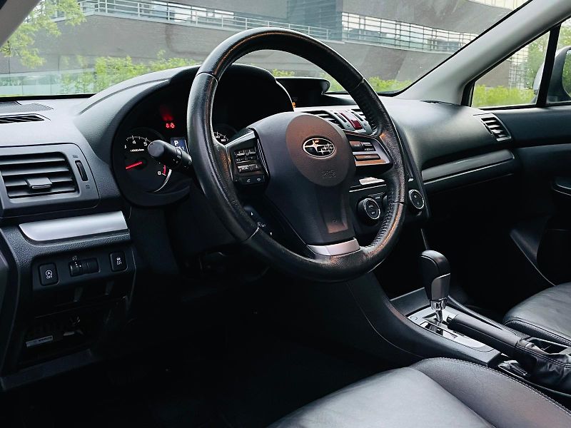 Subaru XV 2.0i 4x4 AUT VÝHŘEV SERVISKA - fotka 28 z 51