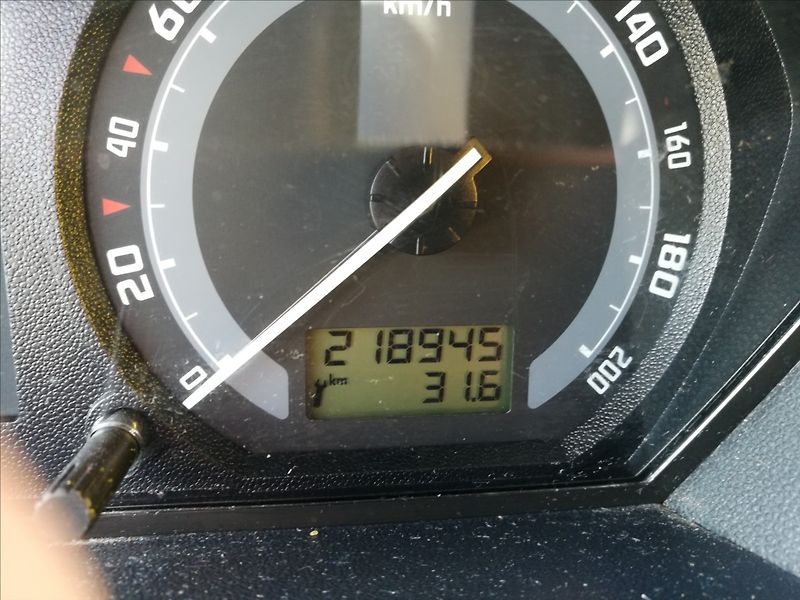 Škoda Fabia 1,4 i 16v klima - fotka 6 z 17