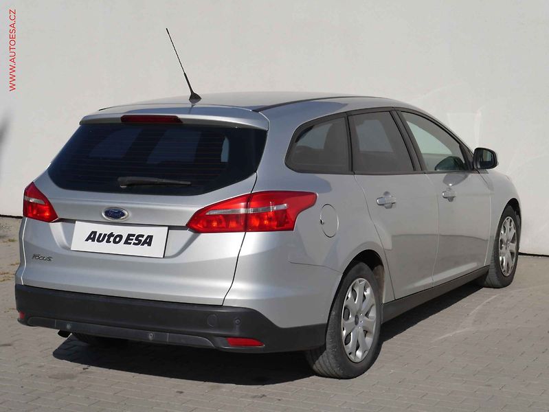 Ford Focus (2015) 1.5 TDCi, ČR, AC, temp - fotka 4 z 20