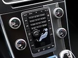 Volvo V60 2.4 D6 162kW R-Design Aut. DPH - náhled 26