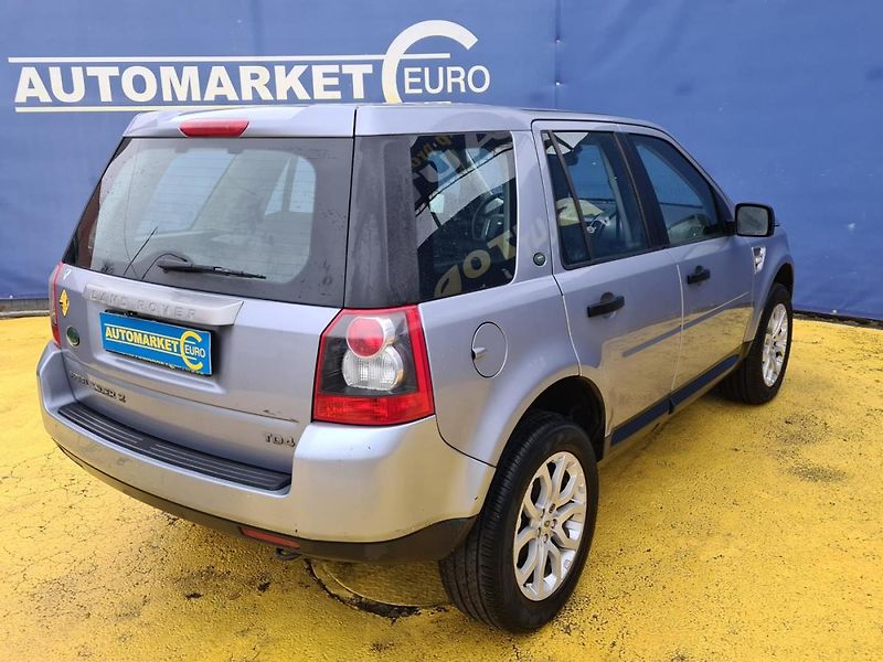 Land Rover Freelander 2,2 TD4 112WW 4WD - fotka 6 z 17