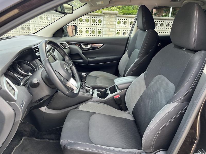 Nissan Qashqai 1.3DIG-T KAMERA PŮVOD ČR - fotka 9 z 40