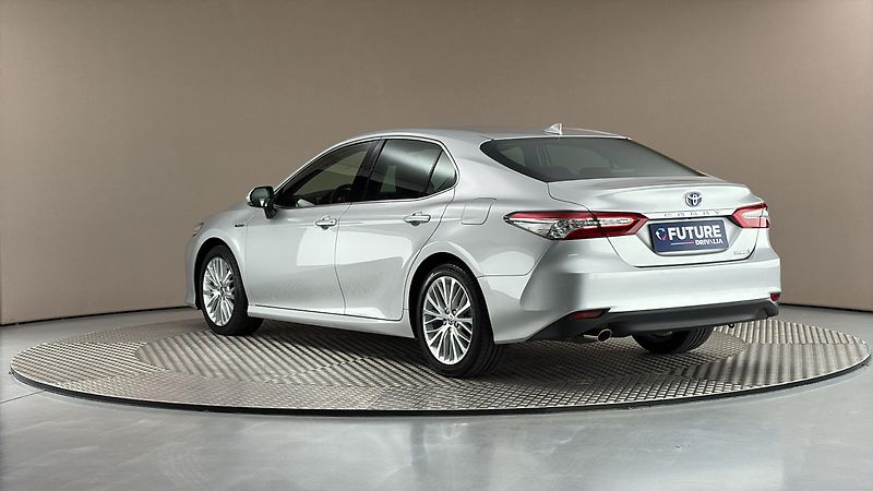 Toyota Camry 2.5 Hybrid AUT Executive - fotka 2 z 27