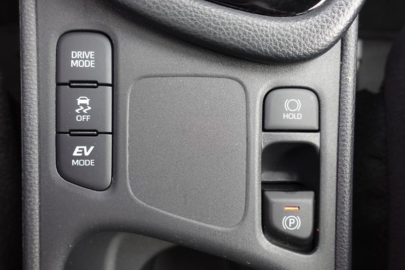 Toyota Yaris 1,5 HEV Style - fotka 21 z 32