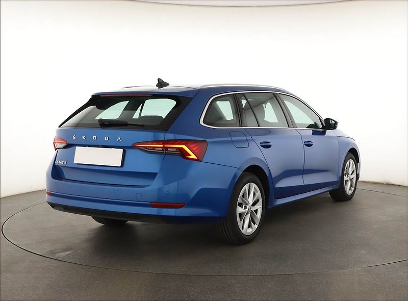Škoda Octavia (2022) 2.0 TDI, ČR,1.maj, Serv.kniha - fotka 5 z 20