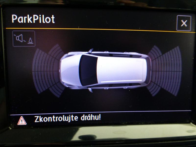 Volkswagen Golf (2013) 1,6TDI*81KW*VYHŘ.SEDADLA* - fotka 12 z 26