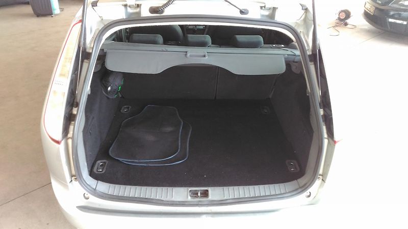 Ford Focus (2008) 1,6TDCI,80KW,XEN,ALU,NAVI,KLIM - fotka 11 z 34