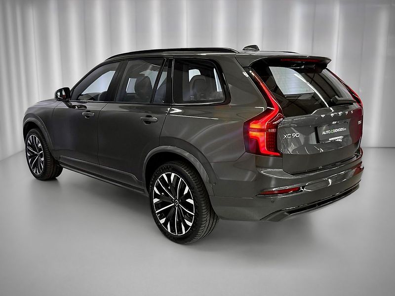 Volvo XC90 B5 AWD PLUS DARK, PANORAMA, H& - fotka 4 z 33
