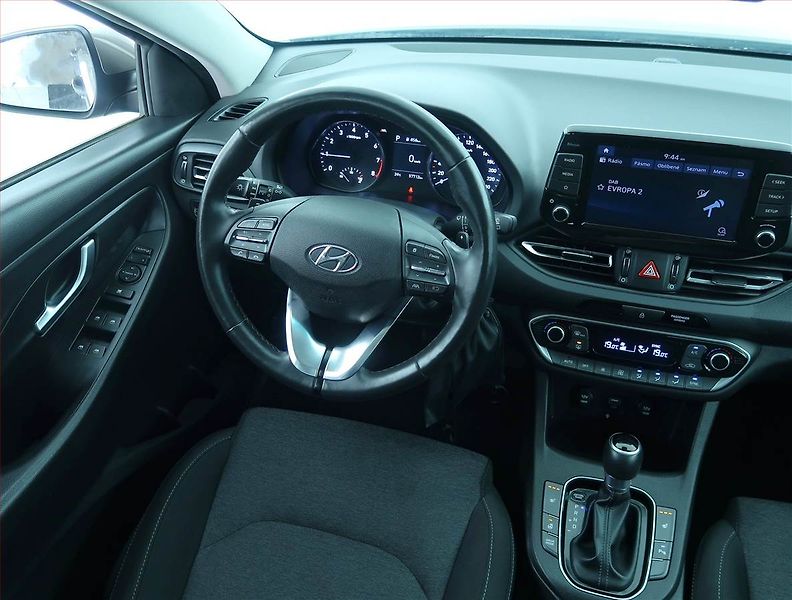 Hyundai i30 (2023) Smart 1.0 T-GDI - fotka 7 z 22
