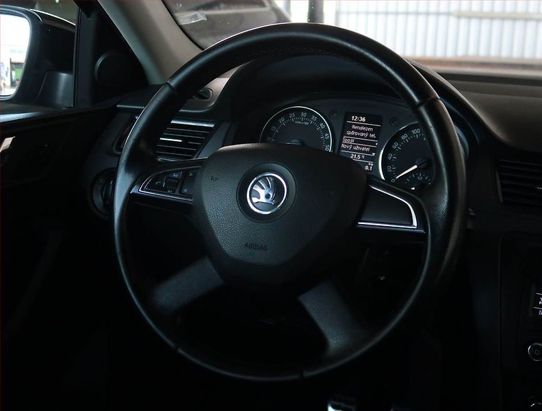 Škoda Rapid (2013) 1.6 TDI, Park. senzory - fotka 15 z 17