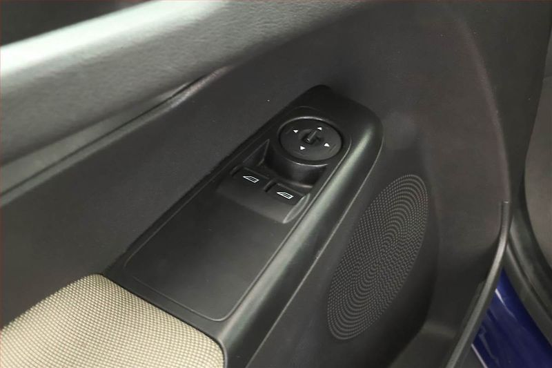 Ford Tourneo Courier (2014) Titanium 1.6 TDCi, 5Míst, ČR - fotka 14 z 14