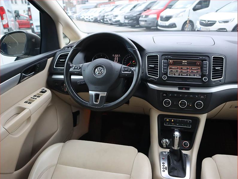 Volkswagen Sharan (2012) 2.0 TDI, Automat, Kůže, Navi - fotka 7 z 22